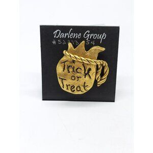 Vintage NOS Halloween Trick or Treat Bag Gold Tone Darlene Group Pin Brooch B